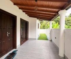 house in Homagama and City limits