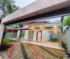 12P 04 Bedroom House for Sale in Kottawa !