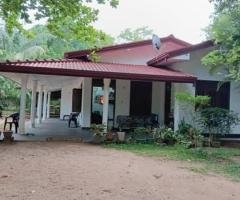 Complete House is for Sale in Wellawaya