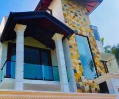 *ULTRA MODERN LUXURY HOUSE IN PILIYANDALA*