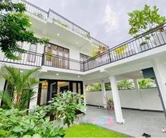 House for Sale in Athurugiriya