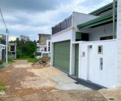 House For Sale in Athurugiriya