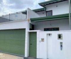 House For Sale in Athurugiriya