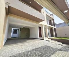 Super Luxury 3-Story House with Rooftop – For Sale in Kesbewa