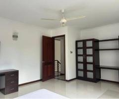 Solid house for sale in Dehiwela