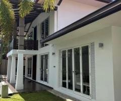 Solid house for sale in Dehiwela