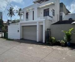 Modern house for rent in Kirulapana  Colombo 5