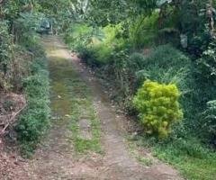 Land for Sale in Mawilmada Road, Kandy!