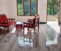 A house is for sale in Polgolla ,Kandy . (20P)