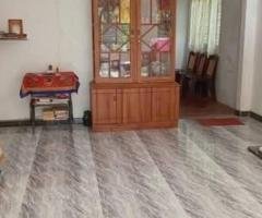 A house is for sale in Polgolla ,Kandy . (20P)