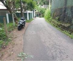 10 perches land for sale in Kandy Municipal Council boundary.