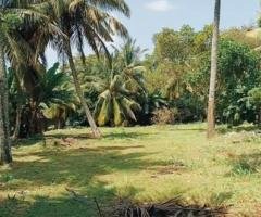 Land with Two story building Facing Bolgoda Lagoon to be sold in Moratuwa.