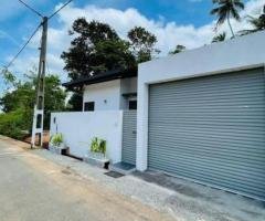 Brand New Single Story House For Sale In  galwarudsawa Road  Athurugirya