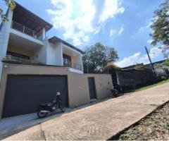 🏡 MALABE KAHANTHOTA ROAD MODERN 3-STORY LUXURY HOUSE FOR SALE