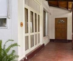 18 PERCHES WITH A SPACIOUS AND STRONG ANTICS HOUSE FOR SALE IN NAWALA!