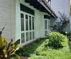 ✅️18 PERCHES WITH A SPACIOUS AND STRONG ANTICS HOUSE FOR SALE IN NAWALA!