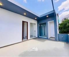 Modern 3-Story House for Sale in Pita Kotte – Prime Location🔵✨🏠📍🌴