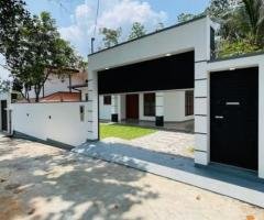 Brand new 10 perches house for sale in Athurugiriya - Korathota