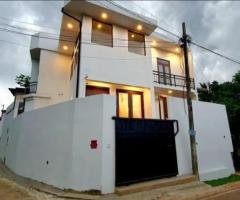 Modern 3-Story Luxury Home with Rooftop – Hokandara