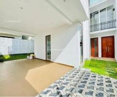 Super Luxury 3-Storey House + Extra Land for Sale in Thalawathugoda Town 🔵✨🏠📍🌴