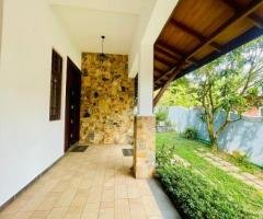 Spacious Luxury Family Home on 20 Perches – Kiribathgoda ✨🏡