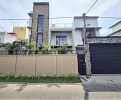 LAKE FRONT SUPER LUXURY PALACE FOR SALE IN BORALESGAMUWA ✨