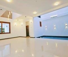 Architecture Designed Luxury 3-Storied House for Sale – Athurugiriya