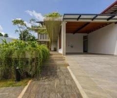 Architect-Designed Modern Luxury House – Battaramulla