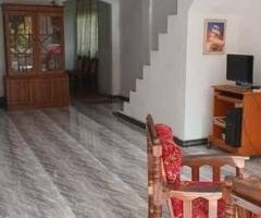 A house is for sale in Polgolla ,Kandy . (20P)