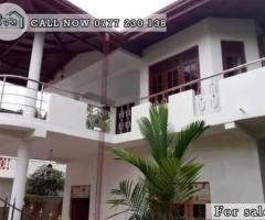 A House is for sale in Aladeniya , Katugasthota. (8P)
